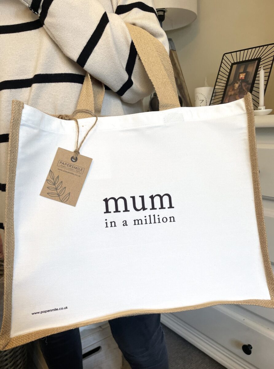 Mum in a million, Large Jute Shopping Bag image 8