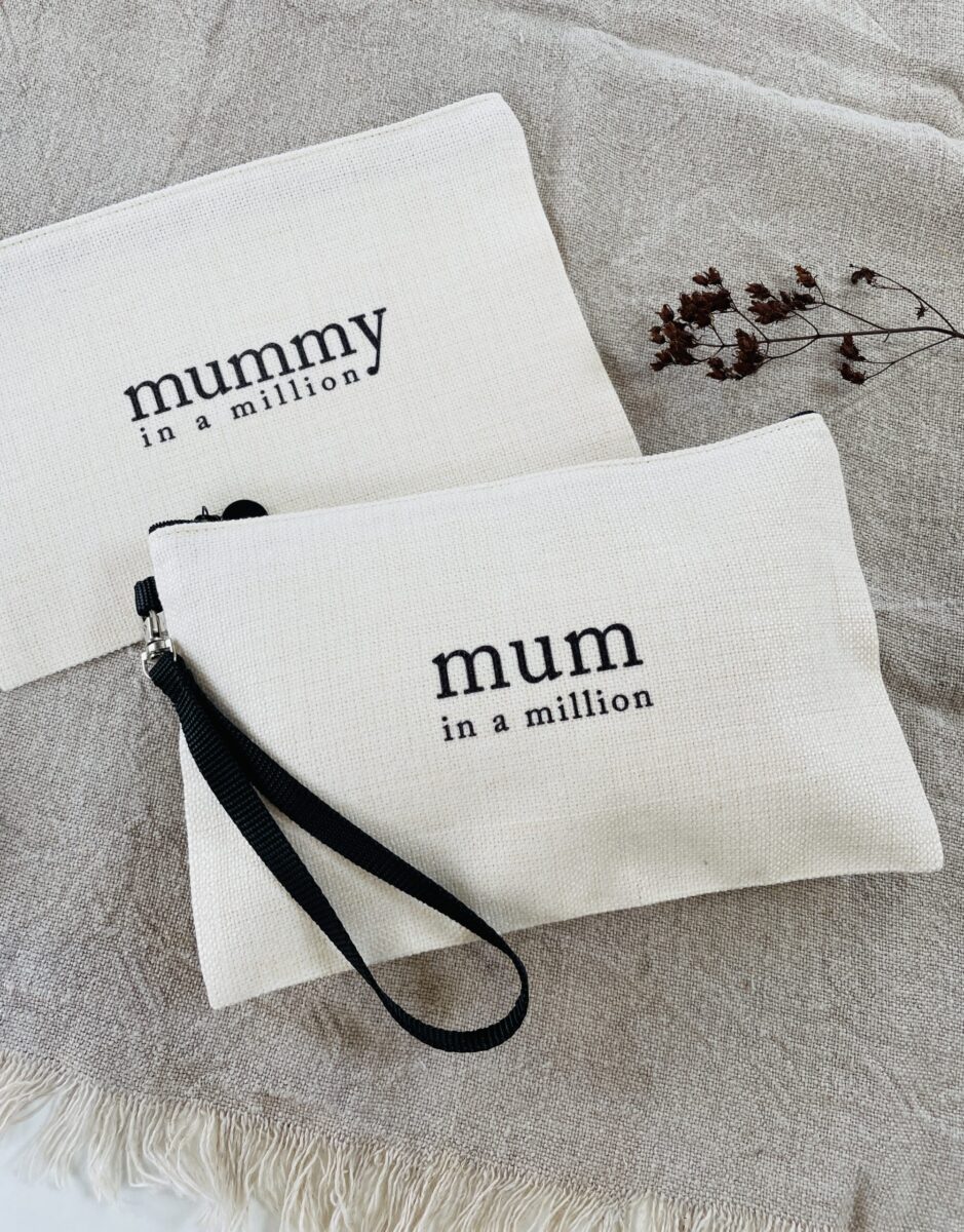 mum/mummy in a million, Linen Bag with Wristlet image 0